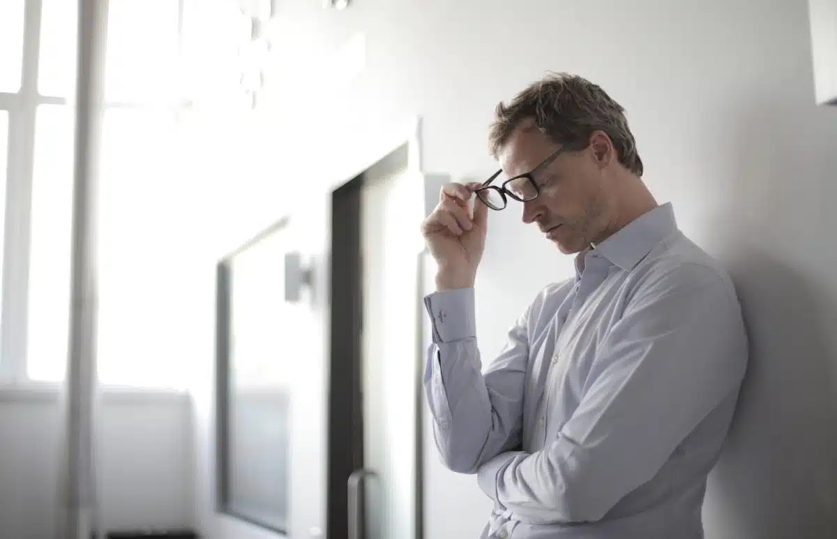 un homme sous stress