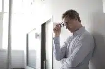 un homme sous stress