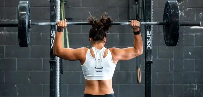 woman doing weight lifting