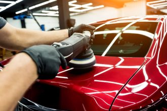 Le polissage de voiture : raviver la brillance et l’éclat de la carrosserie