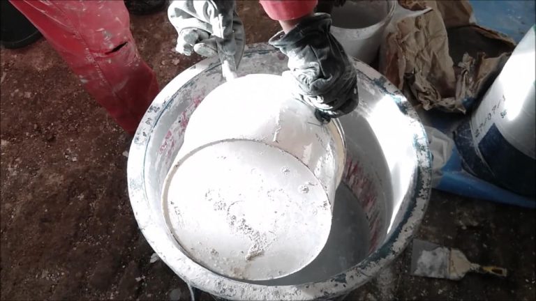 Mélange de chaux aérienne et d'eau pour badigeon