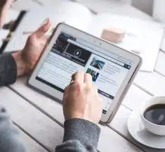 Suivre un média en ligne : l’importance des questions économiques et sociales